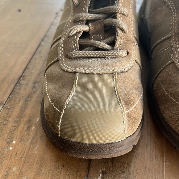 Stride rite brown suede sneakers - Picture 2 of 10